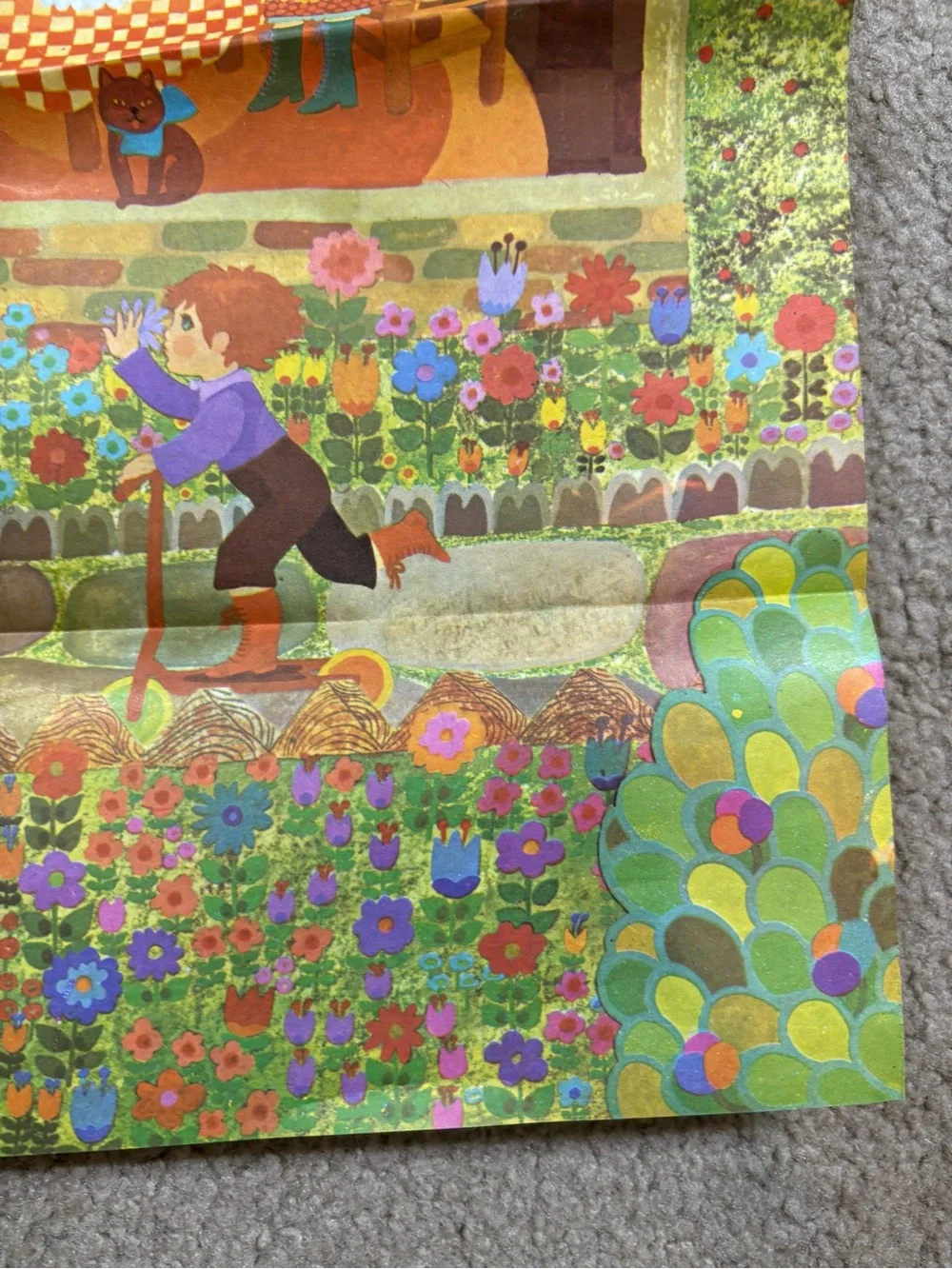 Vintage Multicolor Illustrated Dollhouse Gift Wrap